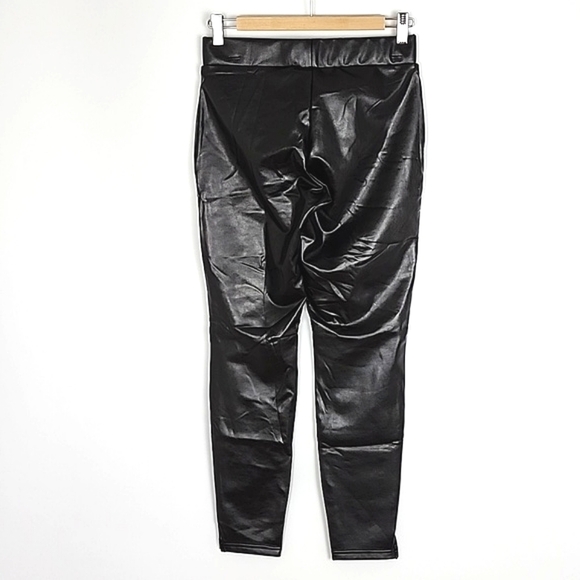 NWT HUE Women Black Faux Leather Pull On Stretch Skinny Pant Elastic Waist Sz XS - Picture 2 of 10